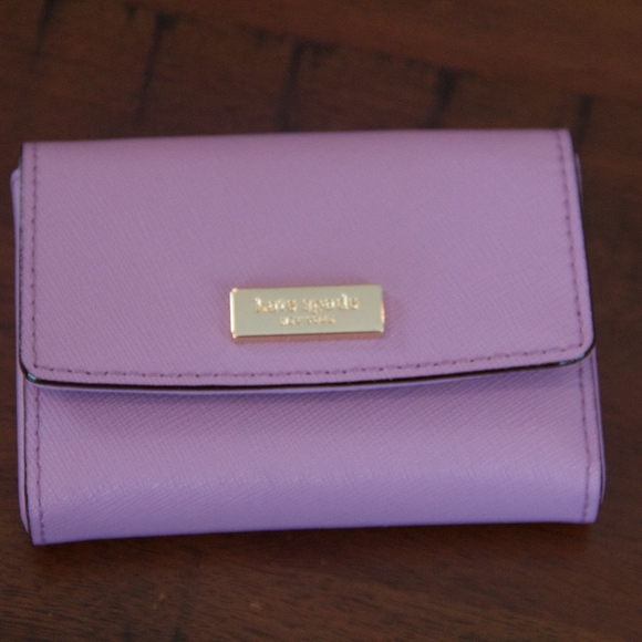 kate spade Accessories - SALE KATE SPADE Card Holer in Lilac